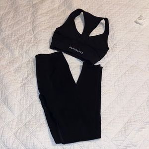 Alphalete amplify leggings with matching impact sports bra both size small-black